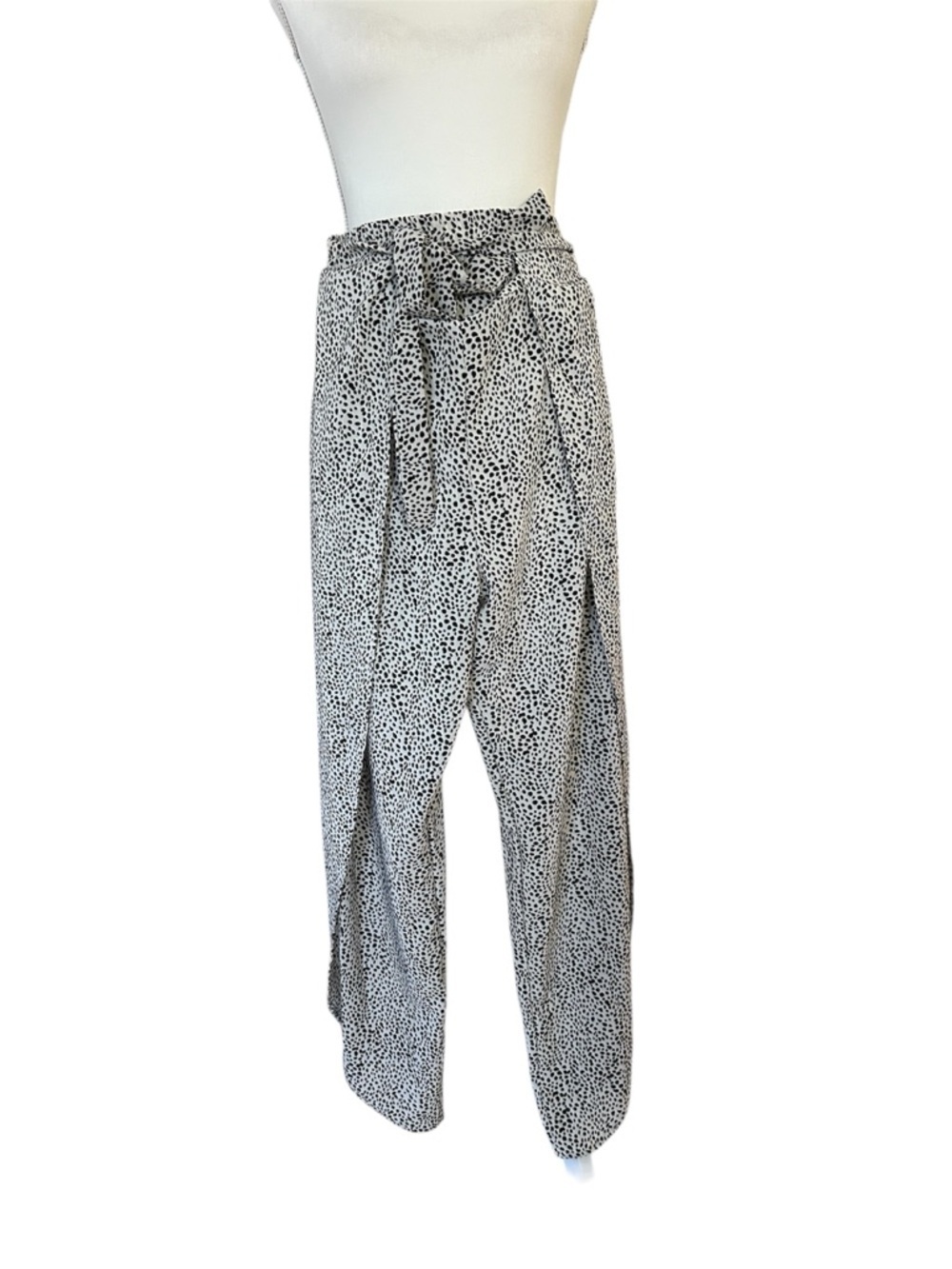 J Valdi Tie Front Open leg Pants